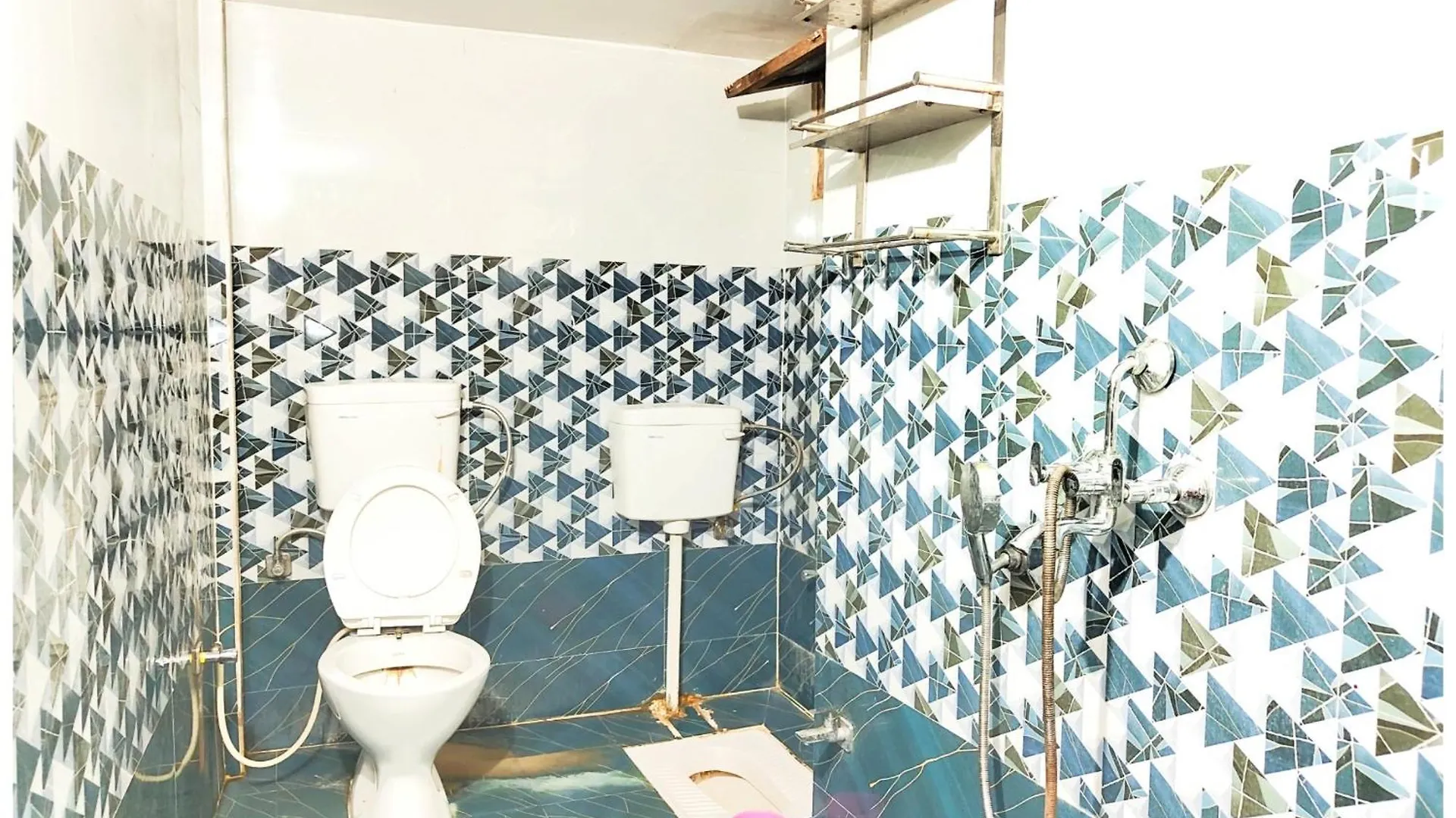 Varanasi Hotel S S Palace - Ully Air Conditioned Hotel At Prime Location - Kashi Vishwanath Temple - Hygiene & Spacious Room